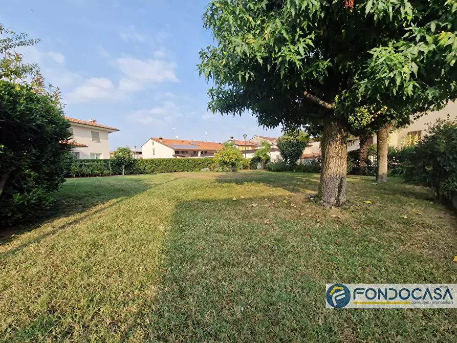 Immagine 6 di Villa in vendita  in via 25 aprile a Travagliato