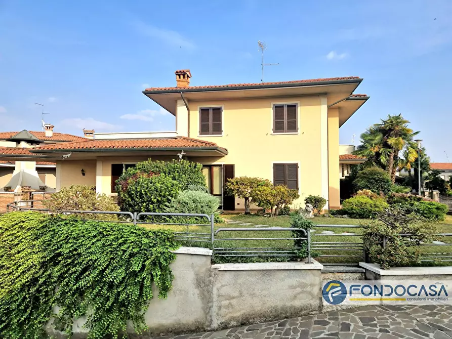 Immagine 5 di Villa in vendita  in via 25 aprile a Travagliato