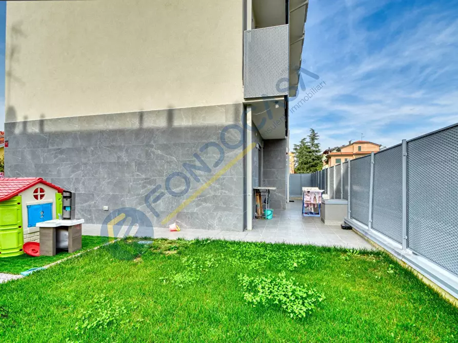 Immagine 4 di Appartamento in vendita  in VIA MONTE CENERI a Limbiate