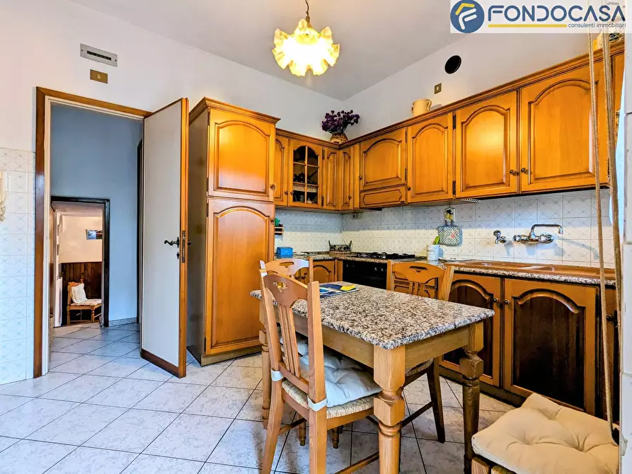 Immagine 5 di Villa in vendita  in Via Eritrea a Pietrasanta