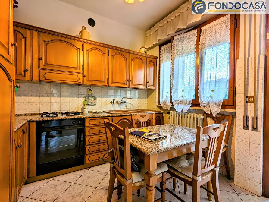 Immagine 6 di Villa in vendita  in Via Eritrea a Pietrasanta