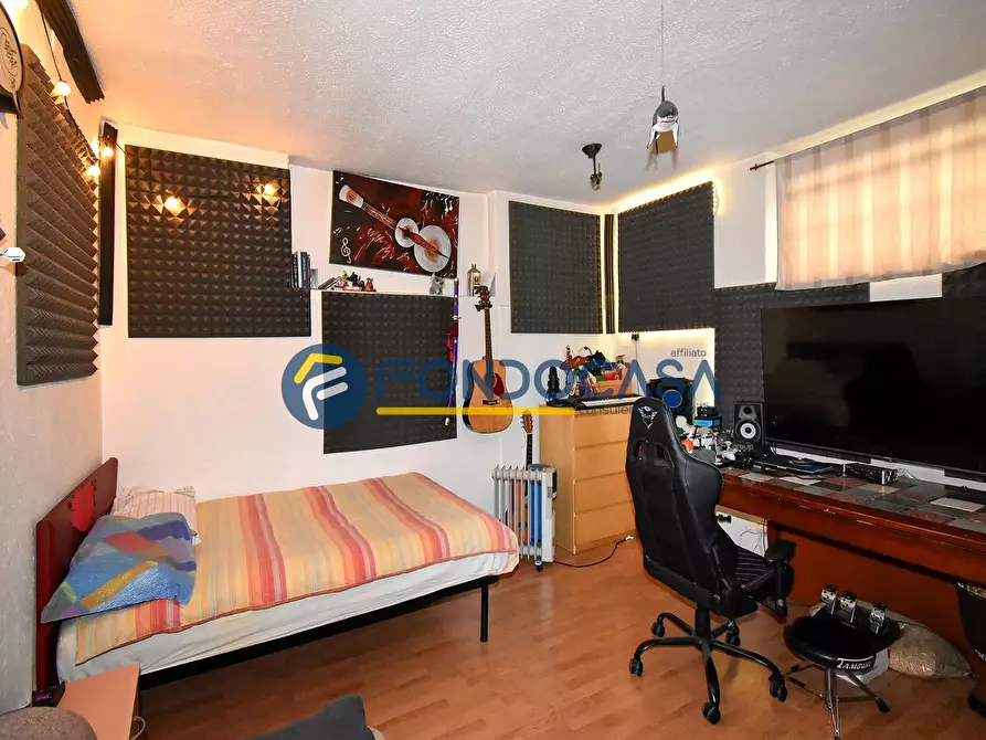 Immagine 21 di Appartamento in vendita  in VIA BRONZETTI a Limbiate