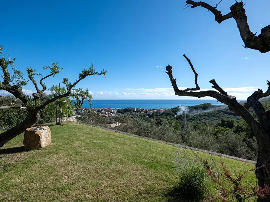Immagine 11 di Villa in vendita  in Via San Sebastiano a Pietra Ligure
