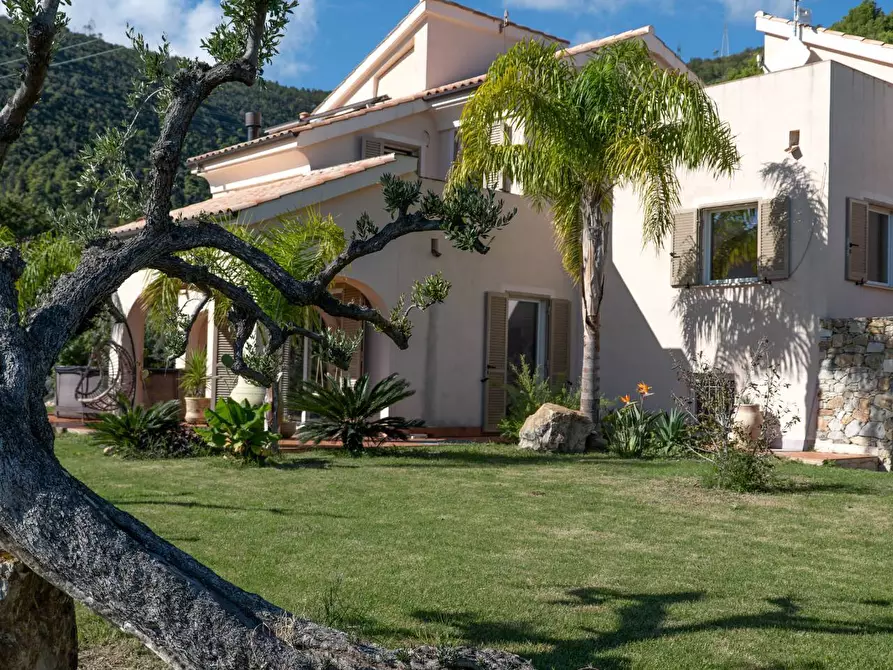 Immagine 13 di Villa in vendita  in Via San Sebastiano a Pietra Ligure