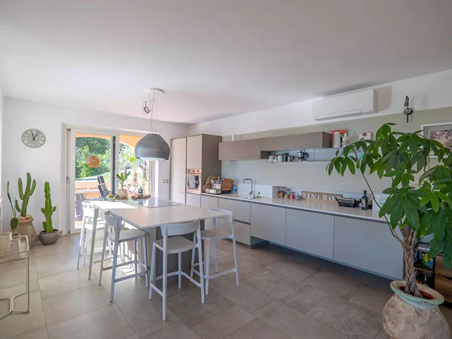 Immagine 25 di Villa in vendita  in Via San Sebastiano a Pietra Ligure