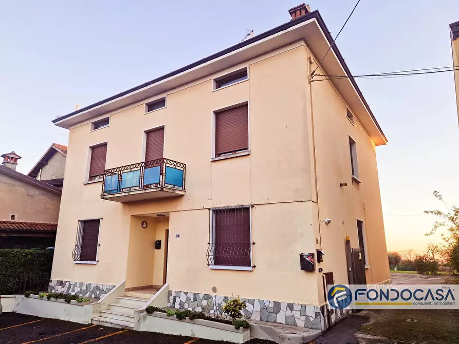 Immagine 1 di Casa bifamiliare in vendita  in via Castello a Passirano