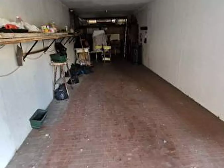 Immagine 10 di Appartamento in vendita  in via venturino a Como