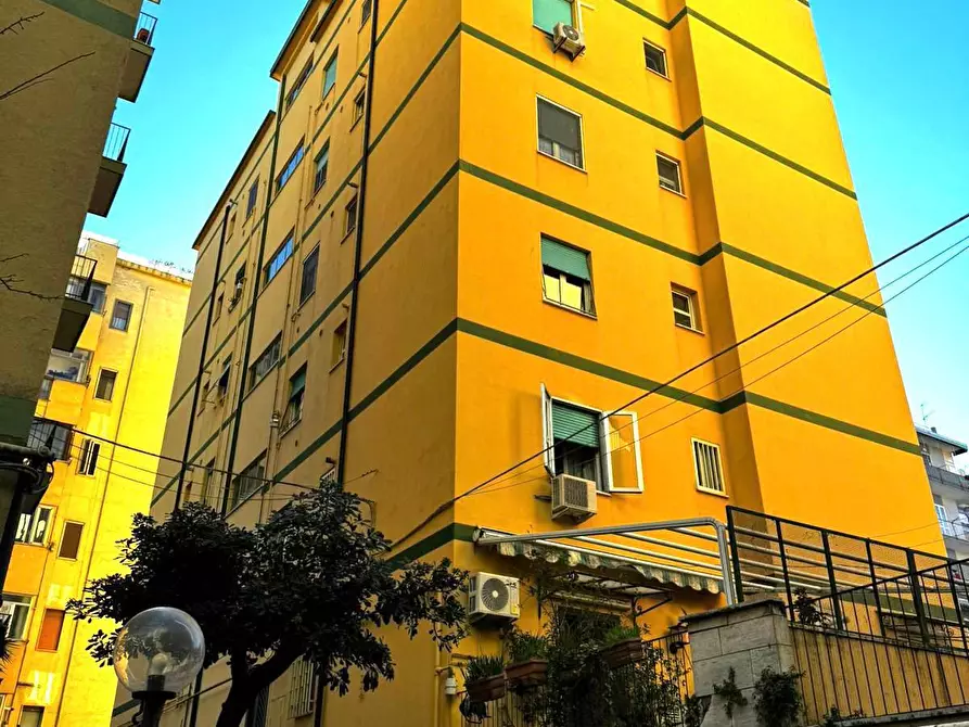 Immagine 1 di Appartamento in vendita  in Via Posidonia a Salerno