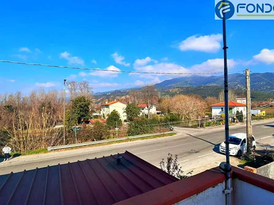 Immagine 19 di Appartamento in vendita  in Via ciocche a Pietrasanta