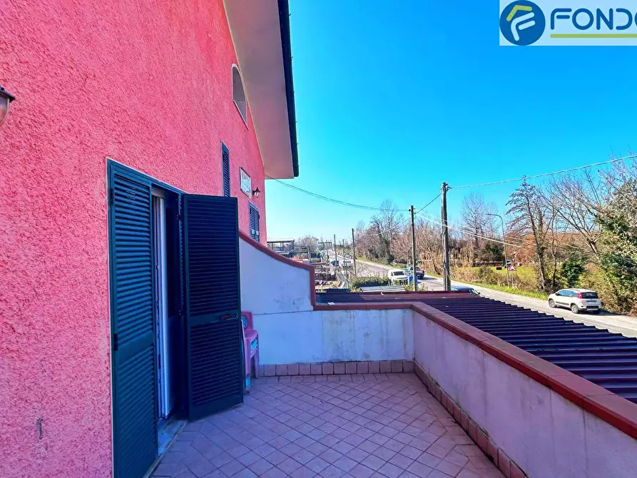 Immagine 15 di Appartamento in vendita  in Via ciocche a Pietrasanta