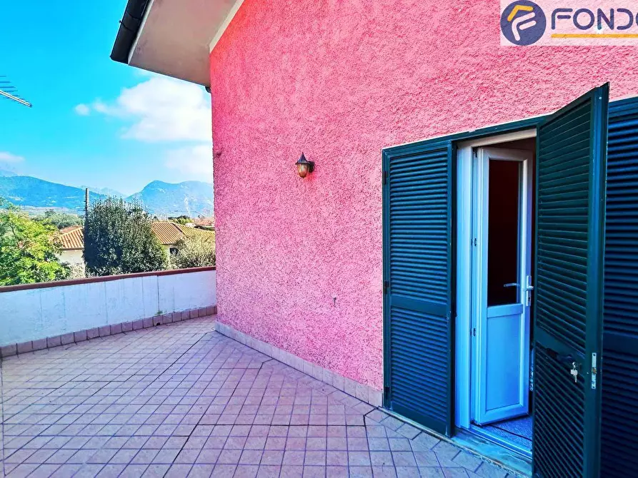 Immagine 14 di Appartamento in vendita  in Via ciocche a Pietrasanta