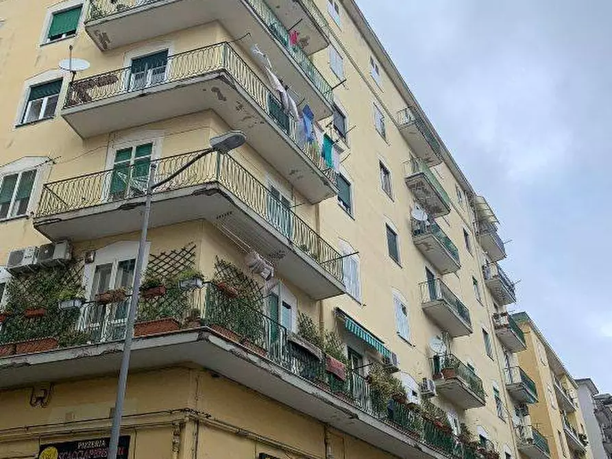 Immagine 1 di Appartamento in vendita  in via barela a Salerno