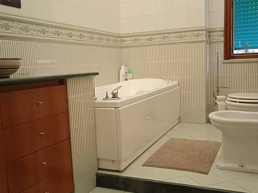 Immagine 17 di Appartamento in vendita  in via silvio baratta a Salerno