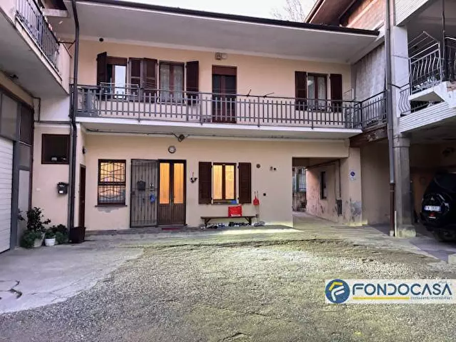 Immagine 1 di Appartamento in vendita  in via Monte Grappa a Castelli Calepio