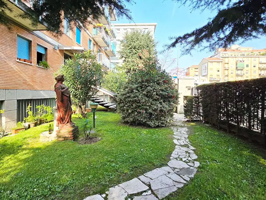 Immagine 1 di Appartamento in vendita  in Via S.Giovanni Battista della Salle a Milano