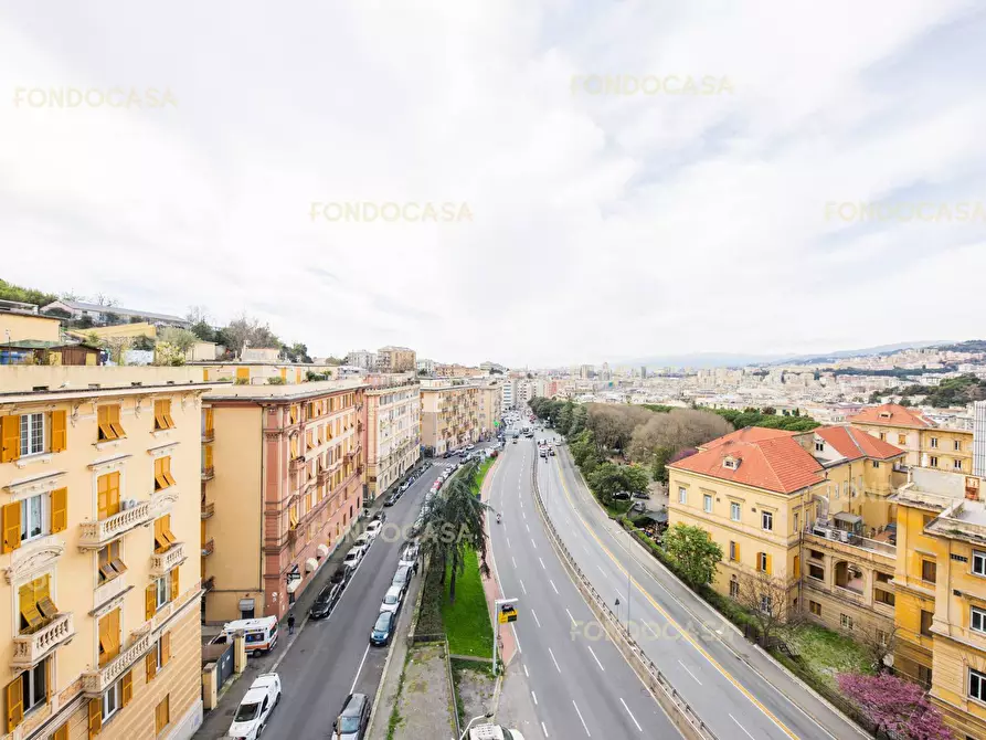 Immagine 1 di Appartamento in vendita  in Via San Martino a Genova