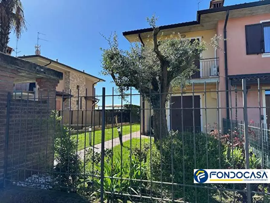 Immagine 1 di Villa in vendita  a Cazzago San Martino