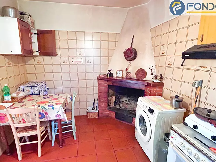 Immagine 8 di Appartamento in vendita  in via della Resistenza a Montignoso