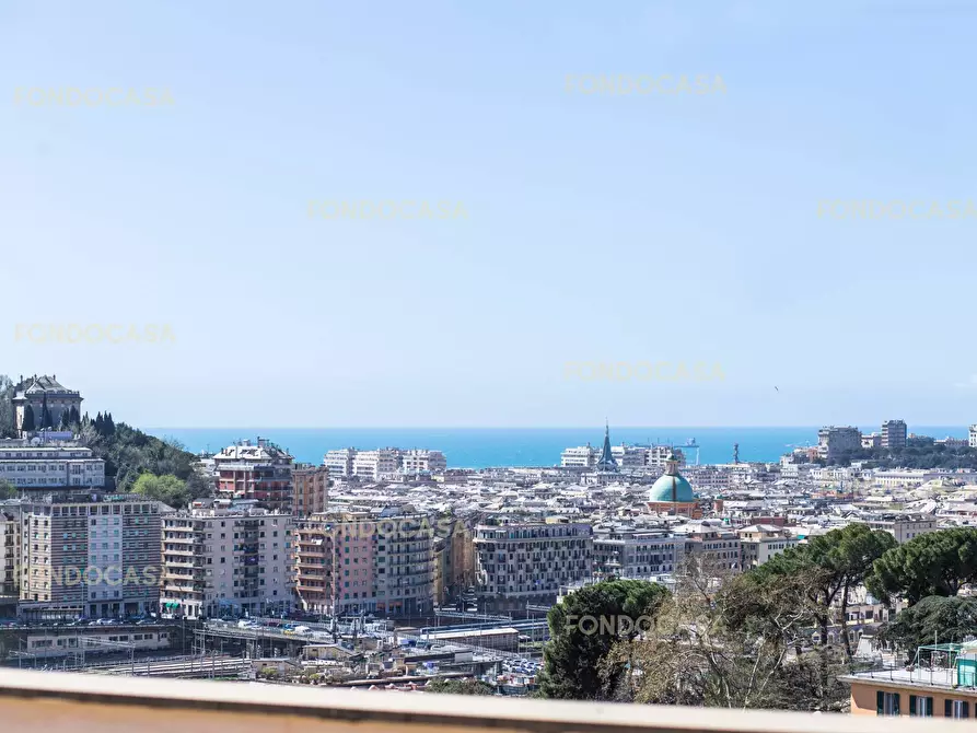 Immagine 1 di Appartamento in vendita  in Via Marina Di Robilant a Genova