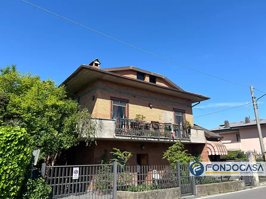 Immagine 3 di Villa in vendita  a Palazzolo Sull'oglio