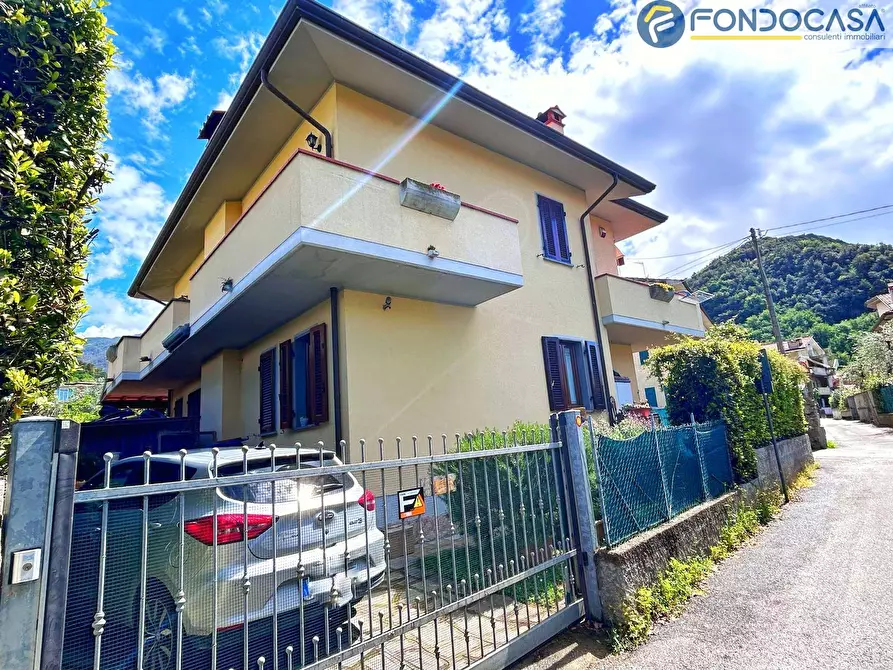 Immagine 2 di Casa bifamiliare in vendita  in Via tavernelle a Montignoso