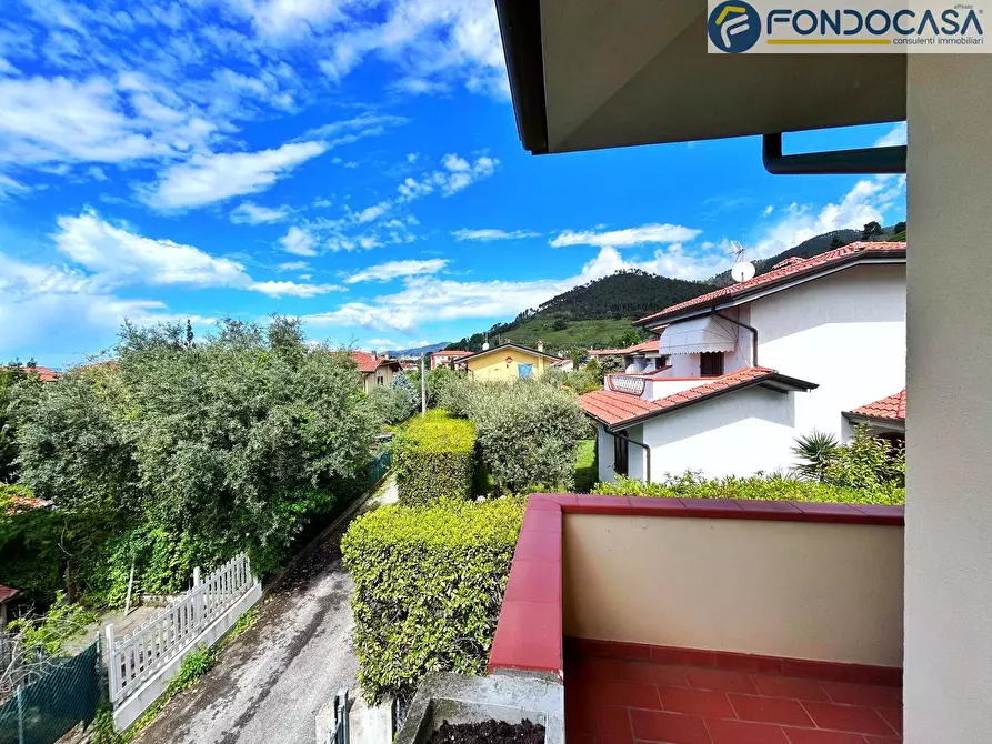 Immagine 17 di Casa bifamiliare in vendita  in Via tavernelle a Montignoso