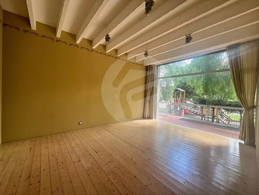 Immagine 3 di Attività commerciale in vendita  a Alassio