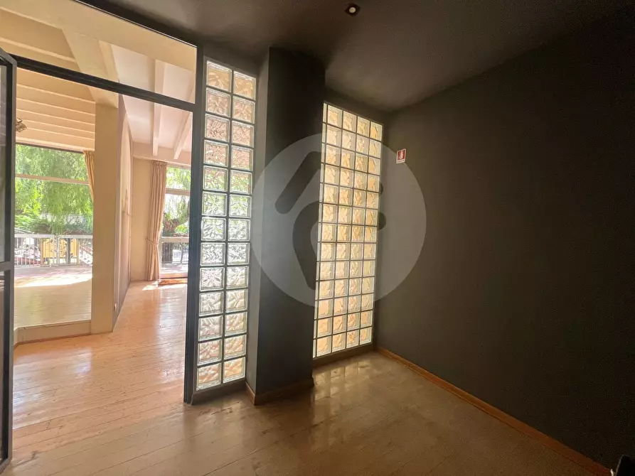 Immagine 10 di Attività commerciale in vendita  a Alassio