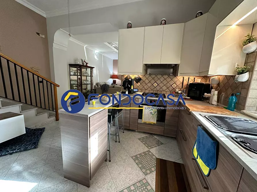 Immagine 2 di Casa semindipendente in vendita  in via camposcino a Giugliano In Campania