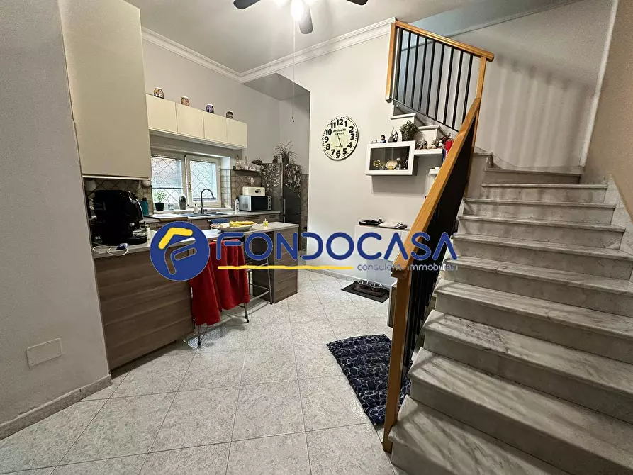 Immagine 5 di Casa semindipendente in vendita  in via camposcino a Giugliano In Campania