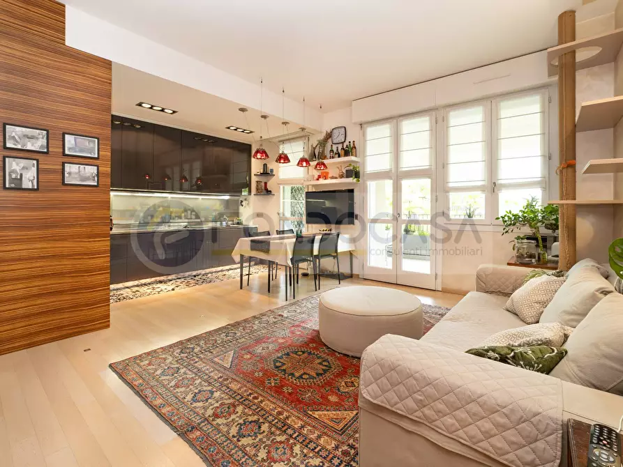 Immagine 1 di Appartamento in vendita  in Via Valtellina a Milano