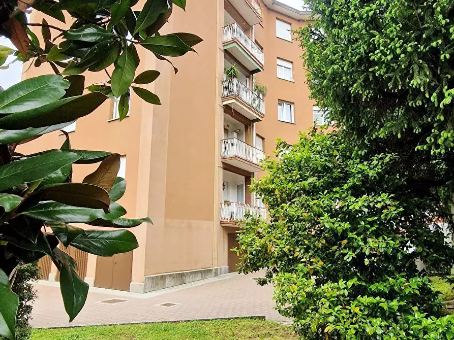 Immagine 1 di Appartamento in vendita  in via scalabrini a Como