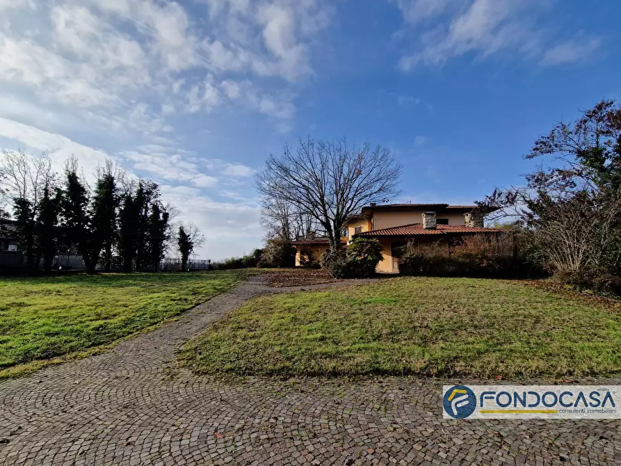 Immagine 3 di Villa in vendita  in via Castello a Passirano