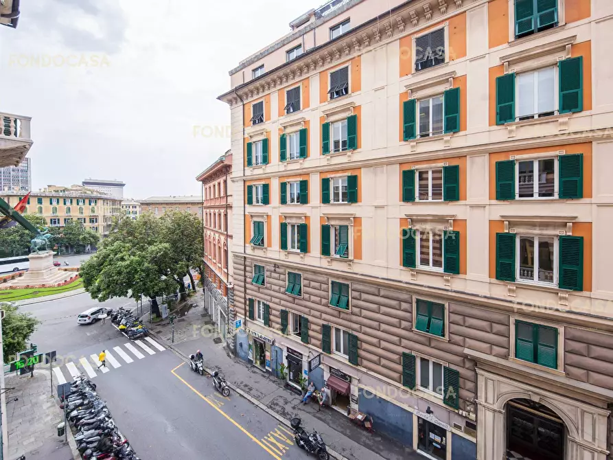 Immagine 1 di Ufficio in vendita  in Piazza Corvetto a Genova