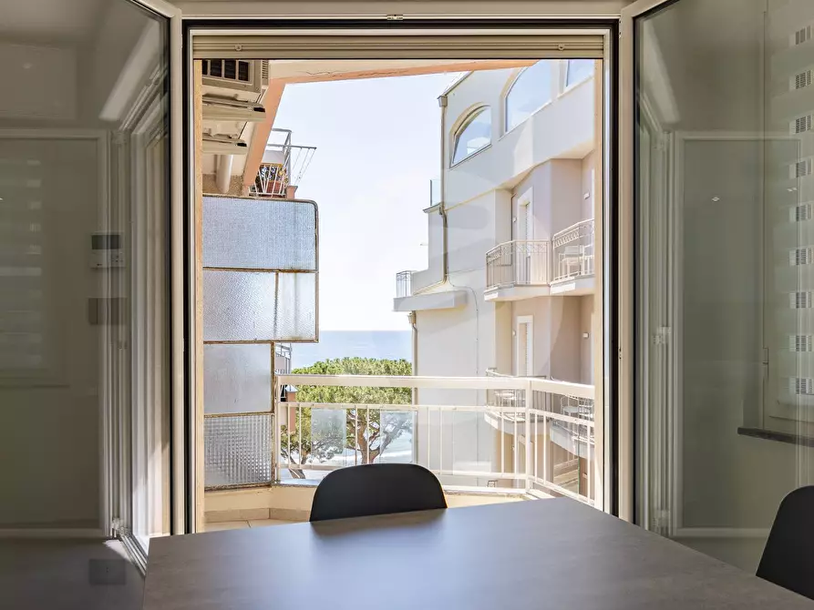 Immagine 9 di Appartamento in vendita  a Alassio