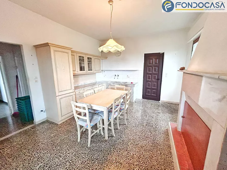 Immagine 4 di Villa in vendita  in via risciolo a Pietrasanta