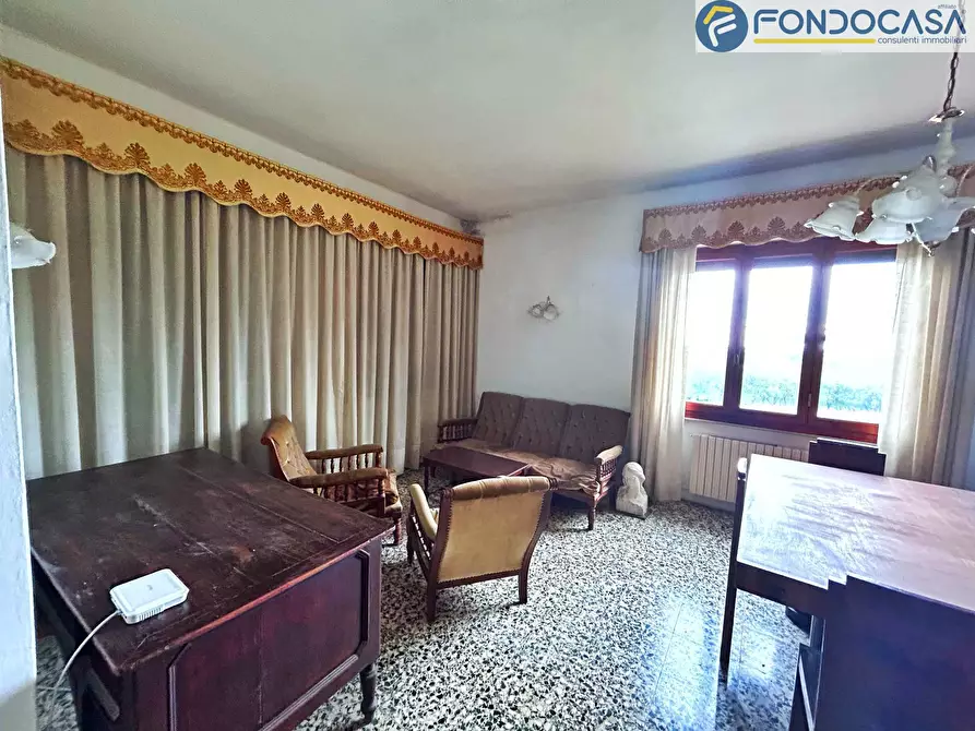 Immagine 9 di Villa in vendita  in via risciolo a Pietrasanta