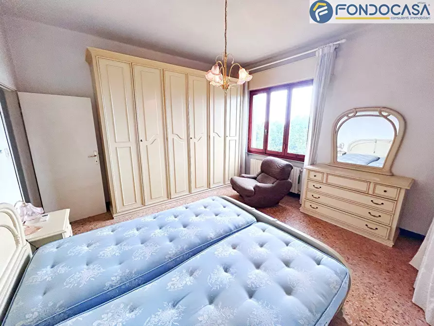 Immagine 15 di Villa in vendita  in via risciolo a Pietrasanta