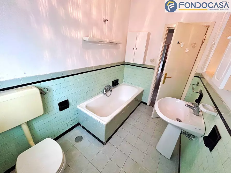 Immagine 23 di Villa in vendita  in via risciolo a Pietrasanta