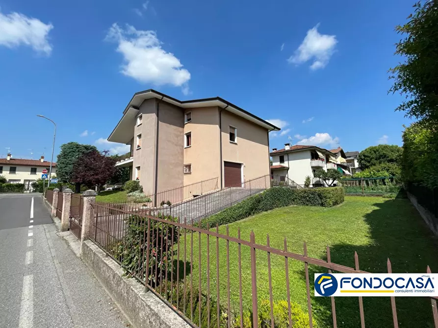 Immagine 23 di Villa in vendita  a Passirano