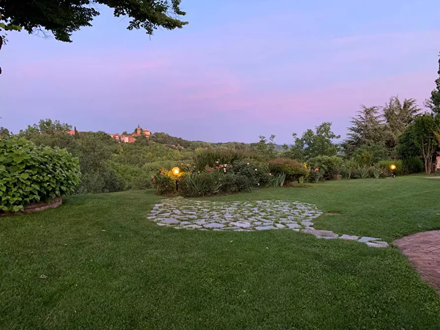 Immagine 12 di Azienda agricola in vendita  in località mombarone a Asti