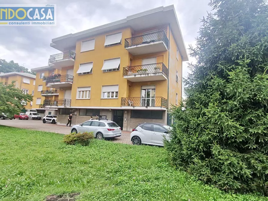 Immagine 2 di Appartamento in vendita  in VIA MUGGIO a Como