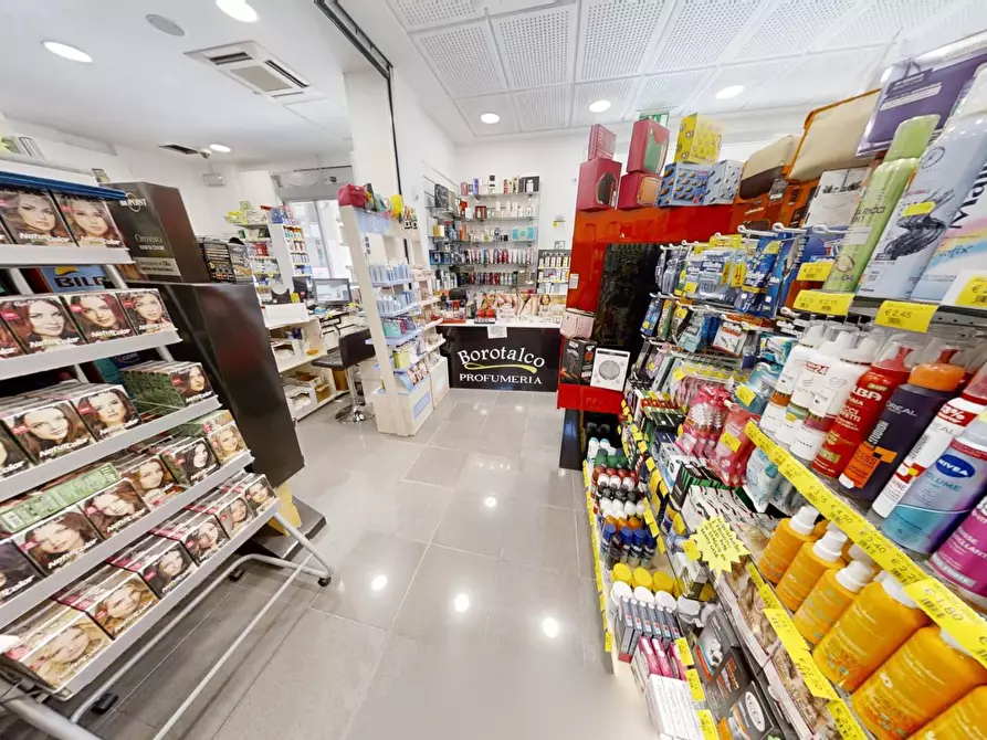 Immagine 7 di Attività commerciale in vendita  in Via San Domenico Savio a Lecce