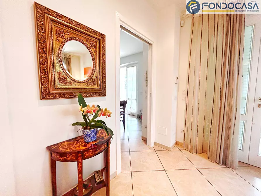 Immagine 5 di Villa in vendita  in via montanara a Pietrasanta