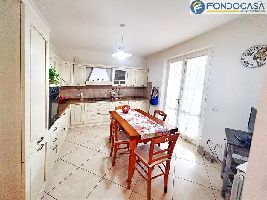 Immagine 10 di Villa in vendita  in via montanara a Pietrasanta