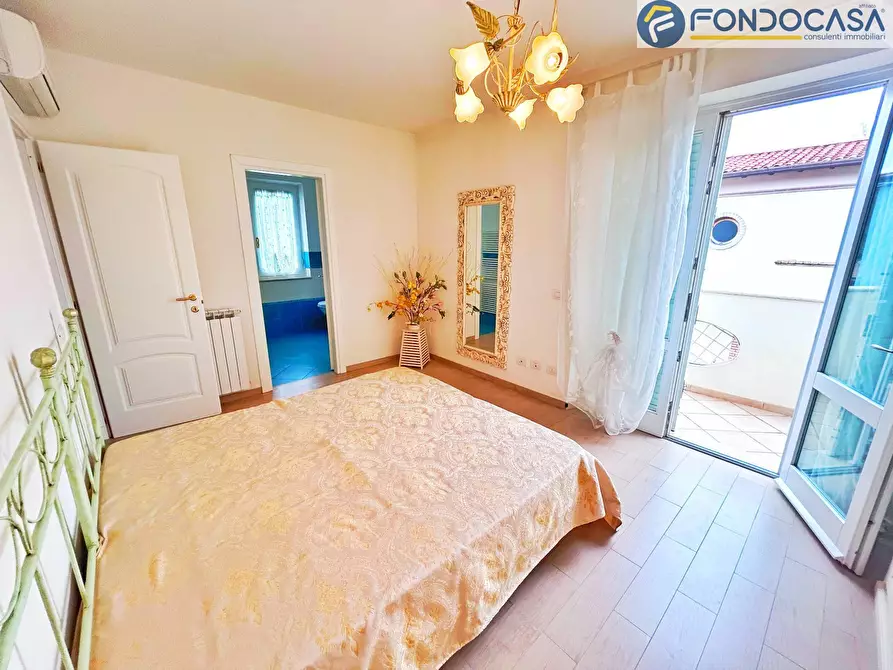 Immagine 29 di Villa in vendita  in via montanara a Pietrasanta