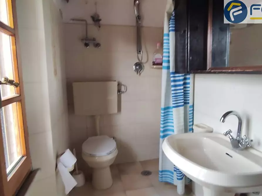 Immagine 14 di Casa indipendente in vendita  in via frasso a Seravezza