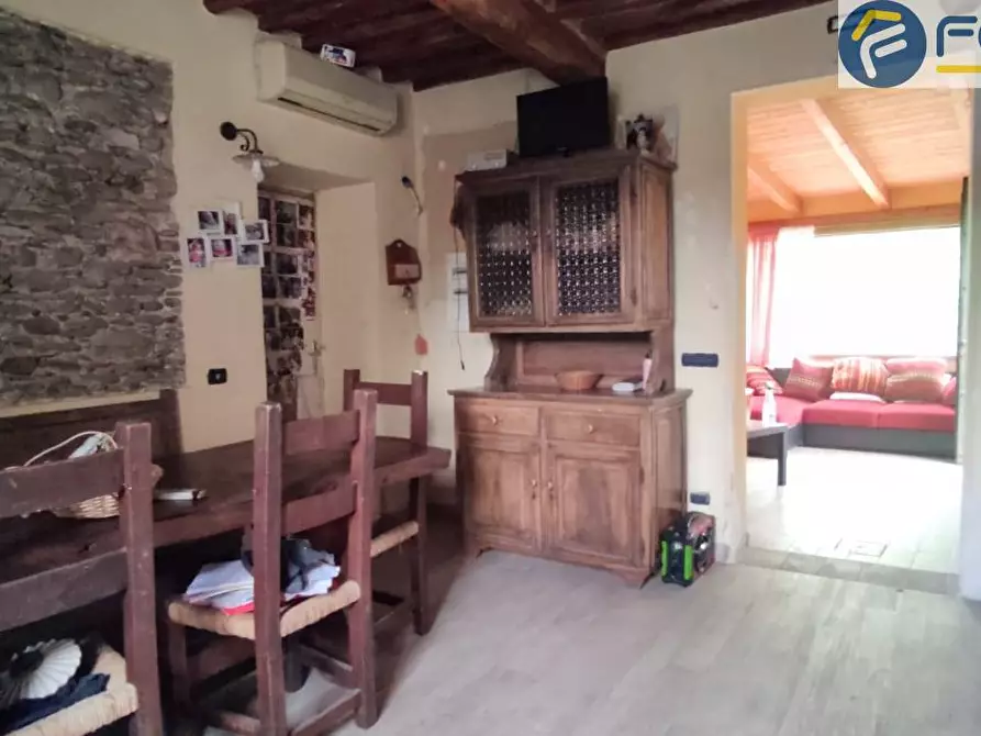 Immagine 10 di Casa indipendente in vendita  in via frasso a Seravezza