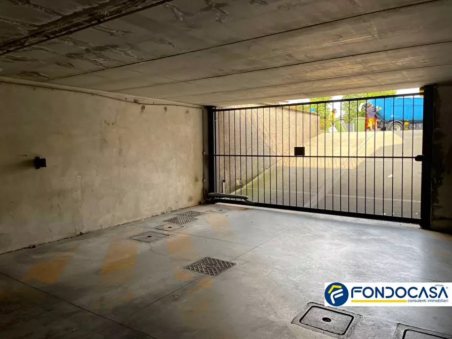 Immagine 3 di Box auto in vendita  a Capriolo