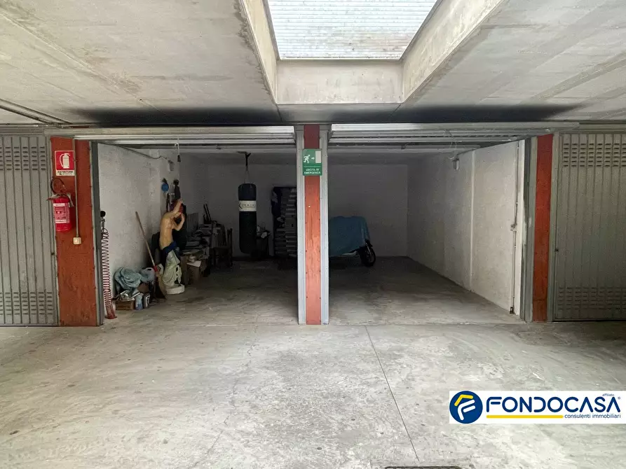 Immagine 5 di Box auto in vendita  a Capriolo